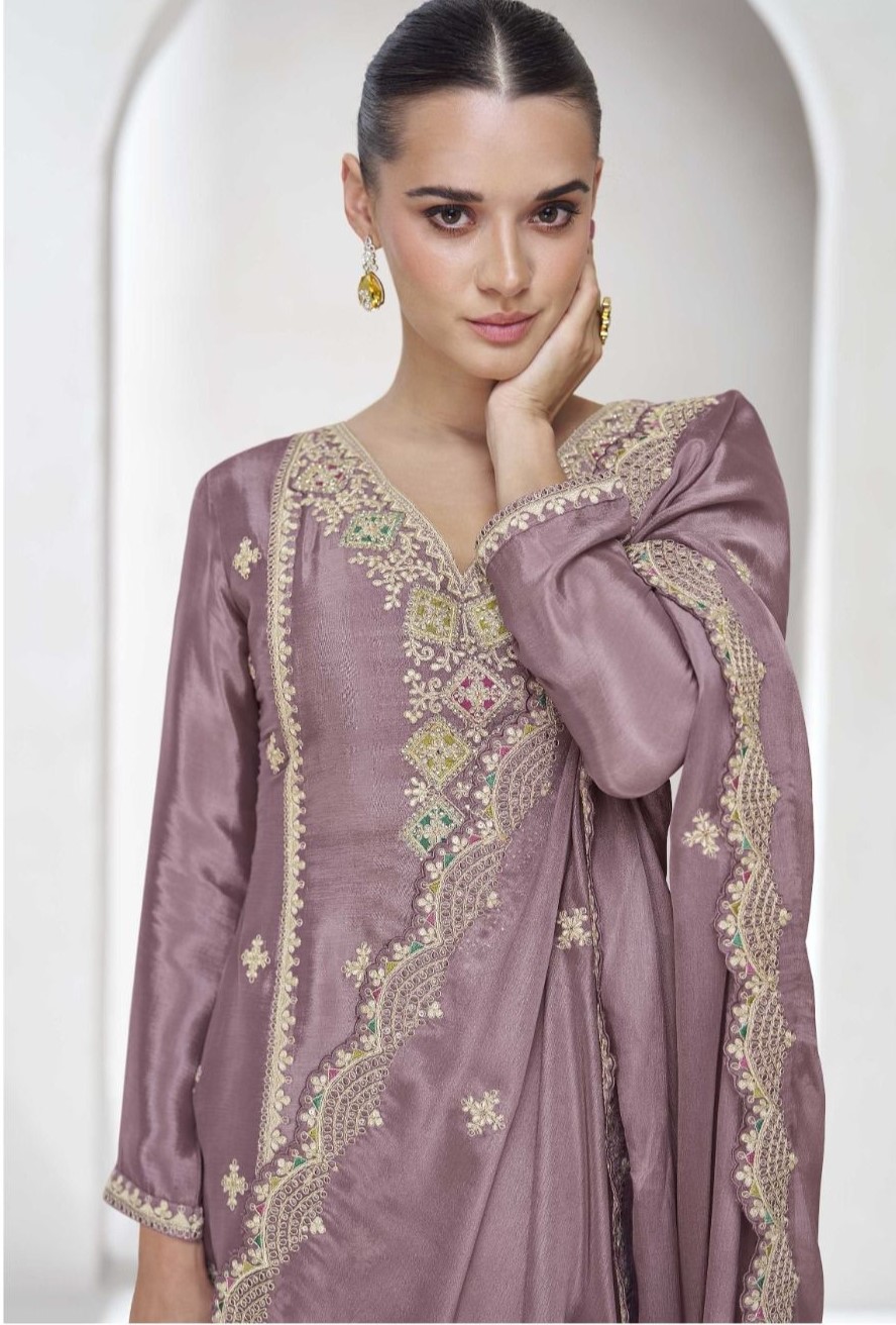 New Attractive Salwar Suit With Rich Chinnon fabric